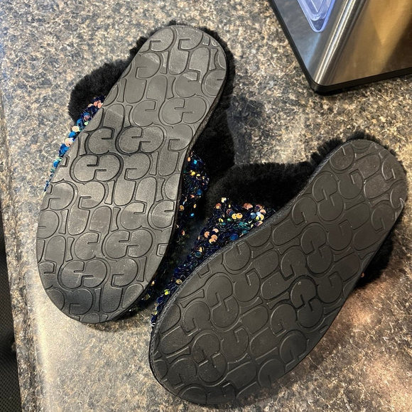 Like New UGG Australia Scuffette II Stellar Sequin Slip on Slippers Black - Picture 9 of 11